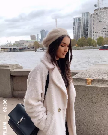 Atardecer ancho en piel lisa yves saint laurent maroua negra en la cuenta de Instagram de @thedollbeauty