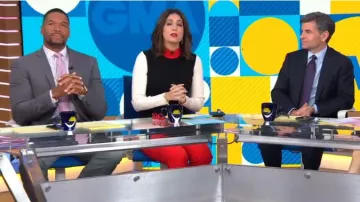 Tory Burch Col­or­block Mock­neck Sweater worn by Cecilia Vega in Good Morning America January 9, 2020