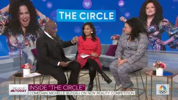 Kendra Scott Deena Gold Ear­ring worn by Sheinelle Jones on Today January 9, 2020