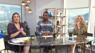 Ps Paul Smith Camisa a cuadros azul y gris usada por Justin Sylvester en E! Noticias enero 8, 2020