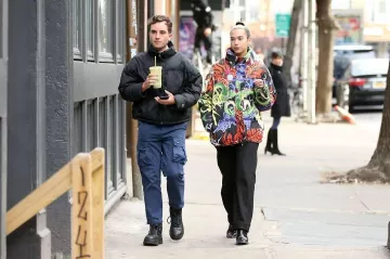 Alexander wang, les Bottes de Cuir Noir de Dua Lipa sur l'Instagram account @dualipa 11 janvier 2020