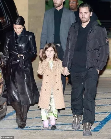 Helmut Lang Pantalones negros usados por Kourtney Kardashian Nobu Malibu enero 9, 2020