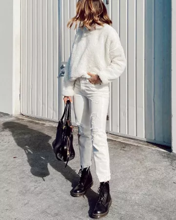 Denim Pant de Lindsay Marcella sur l'Instagram account @lindsaymarcella