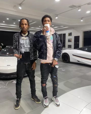 Jordan Travis Scott Mocha Sneakers de Rich the Kid en la cuenta de Instagram @richthekid
