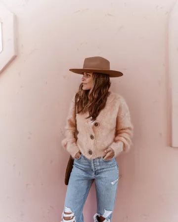 Slow Motion Cardi de Lindsay Marcella en la cuenta de Instagram @lindsaymarcella