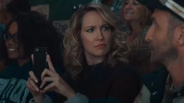 Gris Colorblock Chandail porté par Ginny (Anna Camp) en Parfaite Harmonie Saison 1 Épisode 11