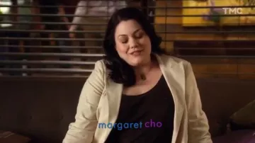 Le blazer beige clair de Brooke Elliott dans Drop Dead Diva