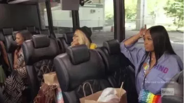 Camisa de cuadros azules usada por Marlo Hampton en The Real Housewives of Atlanta Temporada 12 Episodio 10