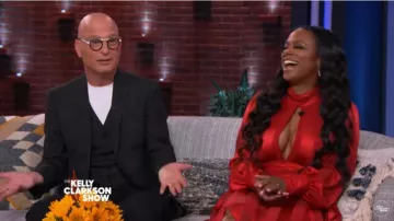 Alexis Red Silk Mini Vestido usado por Kandi Burruss en The Kelly Clarkson Show 13 de enero de 2020