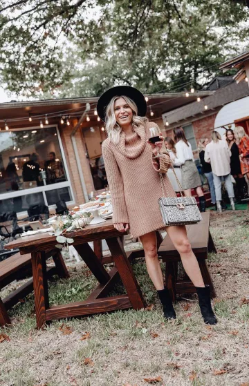 Sweater Dress of Brooke Burnett on the Instagram account @onesmallblonde