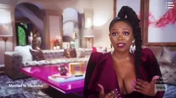 Mini vestido de terciopelo púrpura usado por Kandi en The Real Housewives of Atlanta Temporada 12 Episodio 10