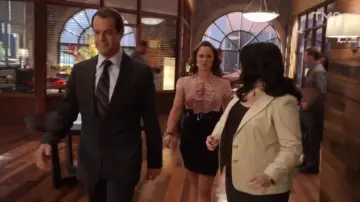 The blazer plain black suit Jay Parker (Josh Stamberg) in Drop Dead Diva (S01E04)