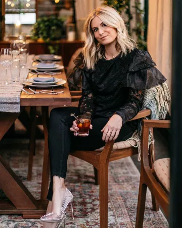 Steve Madden Heel Pump of Brooke Burnett on the Instagram account @onesmallblonde