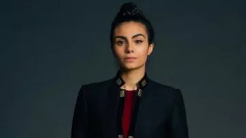 Elegant Coat of Miriam Shepherd (Aiysha Hart) in A Discovery of Witches (S01)