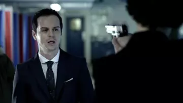 Skull Tie worn by Jim Moriarty (Andrew Scott) in Sherlock (S01E03)