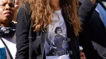 Joan of Arc Shirt of MJ (Zendaya) in Spider-Man: Far from Home