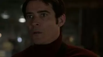 Burgundy Turtleneck of Garcia Flynn (Goran Višnjić) in Timeless (S02)