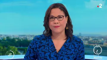 The blue dress printed Karine Baste-Regulated in Télématin from the 15/01/2020