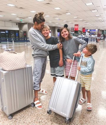 Sudadera Grey de Christine en la cuenta de Instagram @christineandrew