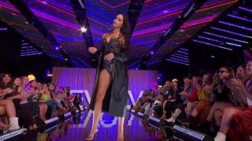 Body noir en Dentelle porté par Victoria F. dans Le Bachelor Saison 24 Episode 2