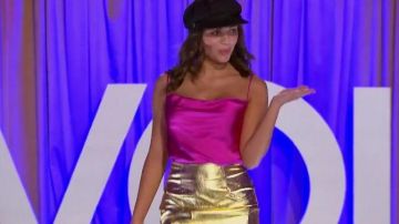 Top camisole de satén rosa usado por Hannah Ann en The Bachelor Temporada 24 Episodio 2