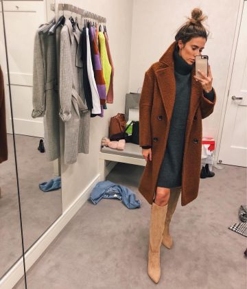 Vestido de suéter de Christine en la cuenta de Instagram @christineandrew