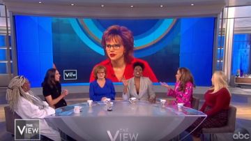 Patron Vecka Plaid Jupe Crayon porté par Meghan McCain sur La Vue, le 14 janvier 2020