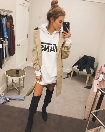 Sudadera con capucha White de Christine en la cuenta de Instagram @christineandrew