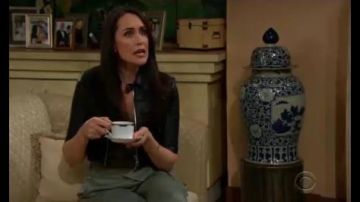 3.1 phillip lim Green Car­go Pants worn by Quinn Fuller (Rena Sofer) as seen on The Bold and the Beautiful January 14, 2020
