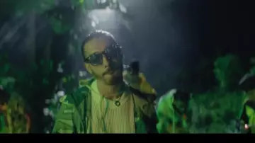 Le pull blanc en laine de N.O.S dans PNL - Blanka [Clip Officiel]