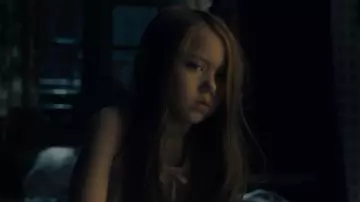 Pijama de la joven Nell (Violet McGraw) en The Haunting (S01)