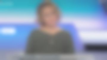 Le pull kaki en maille de Caroline Roux dans C dans l'air le 15.01.2020