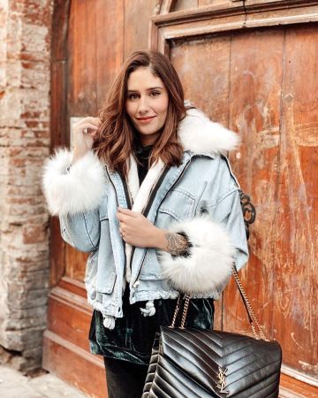 El bolso de cuero acolchado Saint Laurent de Jesta Hillman en su cuenta de Instagram @jesta_hillmann