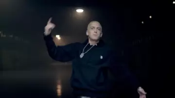 Sneakers Nike Air Max 90 laser blue worn by Eminem in his music