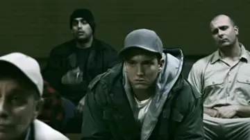 Hoodie gris de Eminem dans Eminem - When I'm Gone (Official Music Video)