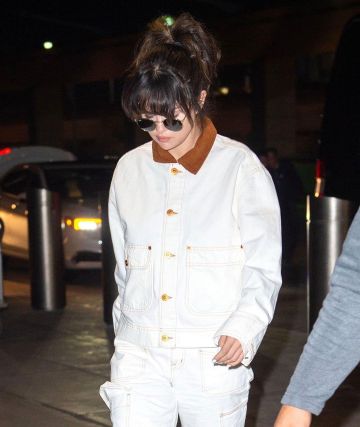 Ray Ban Retro Sun­glass­es worn by Selena Gomez JFK Airport January 15, 2020