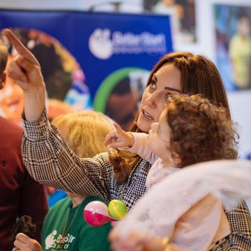 Zara Robe Imprimée avec Ceinture porté par Catherine, Duchesse de Cambridge Mylahore Restaurant 14 janvier 2020
