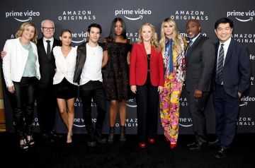 Magda Butrym Mundo Contrast Mini Vestido usado por Nicole Richie Winter TCA Tour Día 14 de enero de 2020