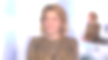 The printed dress of Laura Tenoudji in Télématin from the 16/01/2020