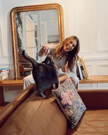 The combination of tiles Laury Thilleman on the account Instagram of @laurythilleman