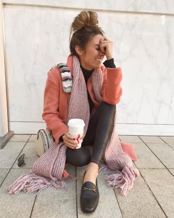Foulard Rose de Christine sur l'Instagram account @christineandrew