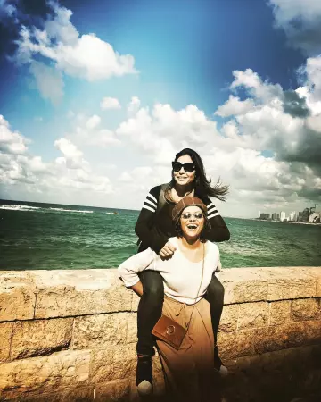 Le sac marron de Kat Graham sur le compte Instagram de @katgraham