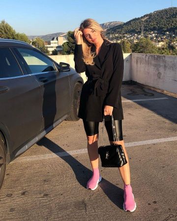 Loulou gran cuero yves saint laurent de Emy en la cuenta de Instagram de @emilie_fiorelli_officiel