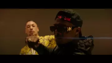 Lunettes Versace de Ninho dans Maes - Distant (Clip Officiel) ft. Ninho
