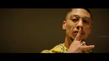 Lunettes Cartier Aviateur de Maes dans Maes - Distant (Clip Officiel) ft. Ninho