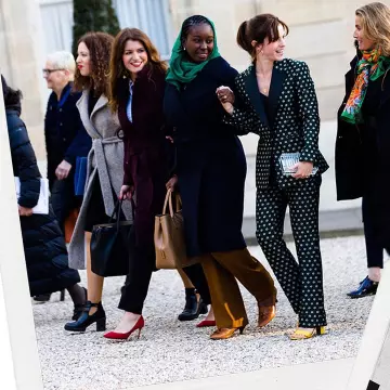 La cubierta plateada transparente de Emma Watson en la cuenta de Instagram de @emmawatson