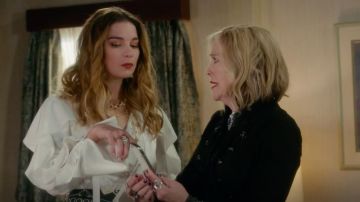 Vestido de Alexis Rose (Annie Murphy) en Schitt's Creek (S06E03)