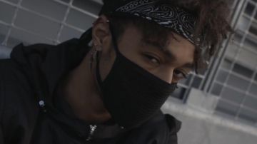 Sword Earring worn by Scarlxrd as seen in his IMNXTAMESS music video