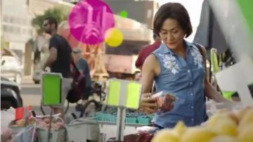 Bleu débardeur porté par Umma (Jean Yoon), Kim Convenance de la Saison 4 Épisode 2