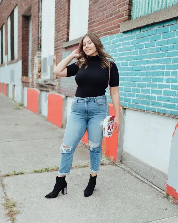 High Rise Jeans de Caralyn Mirand Koch en la cuenta de Instagram @caralynmirand